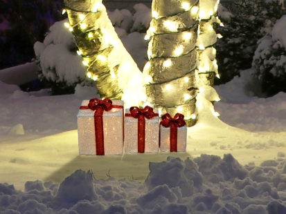 CANDY CANE LANE 8/10/12 INCH SET OF THREE SILVER WITH RED BOW PRESENTS CHRISTMAS OUTDOOR LED DÉCOR, NESTED